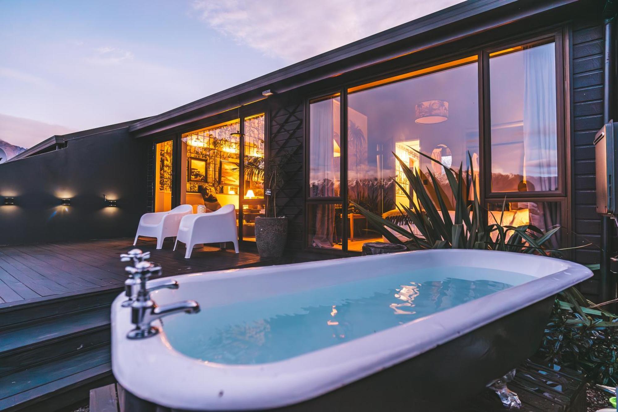 Bespoke Stay & Lake Views! Queenstown Exterior photo